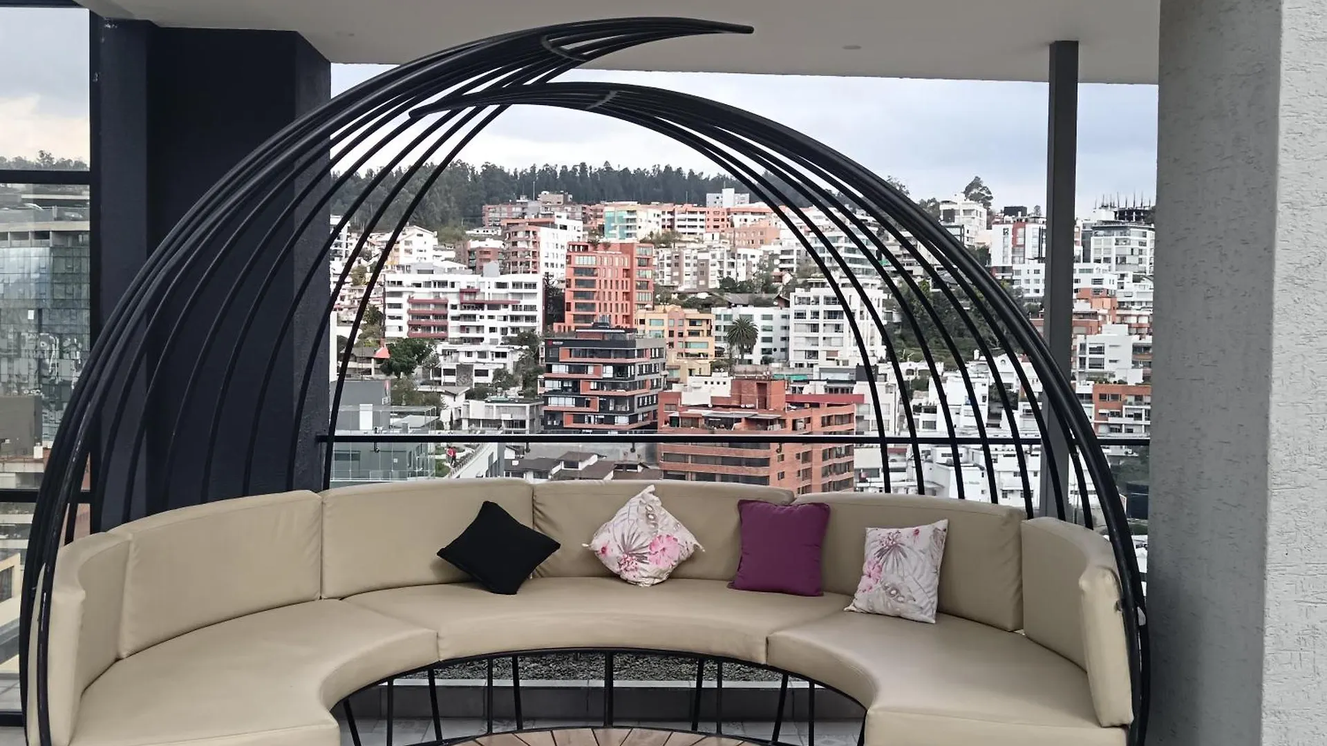 Hermosa Suite En La Carolina Cerca De Todo - Piscina Y Jacuzzi Quito
