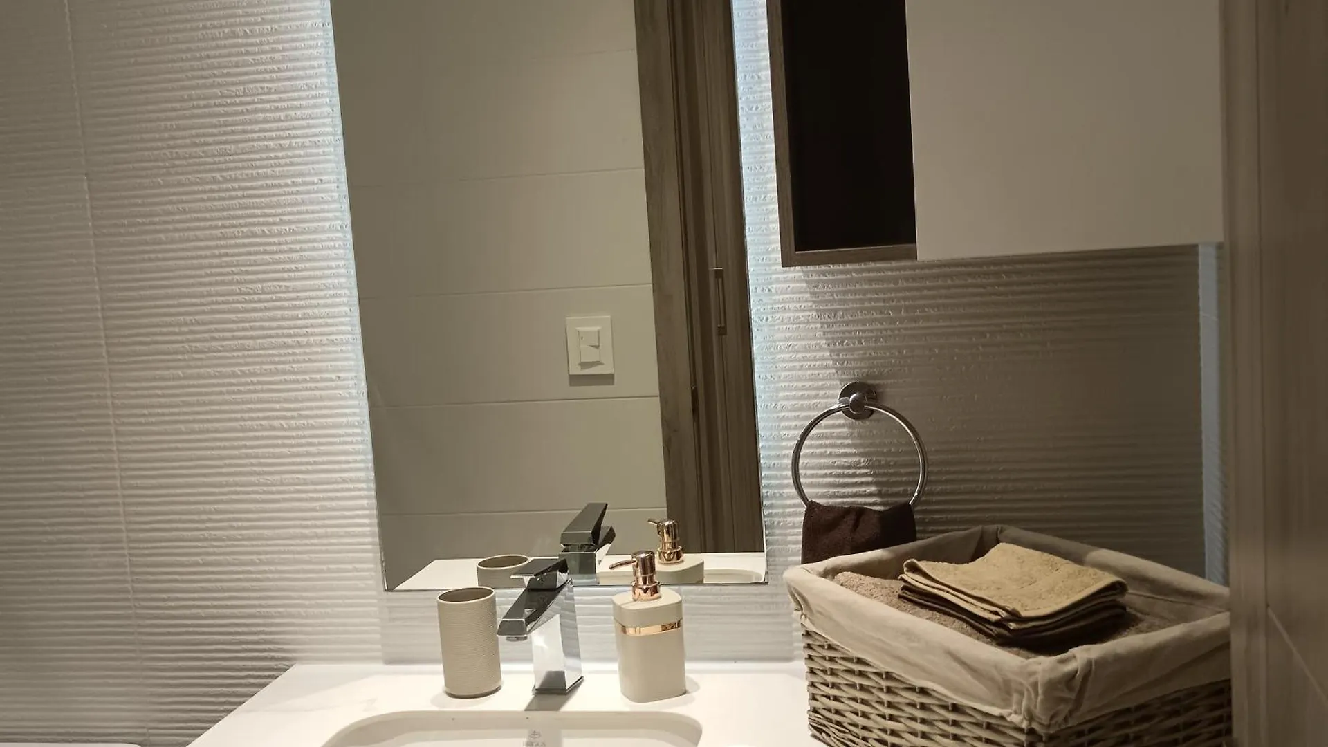 Hermosa Suite En La Carolina Cerca De Todo - Piscina Y Jacuzzi Quito Ecuador